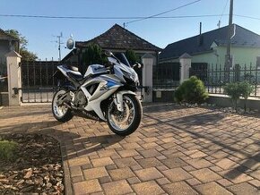 SUZUKI GSX-R 600 - 1