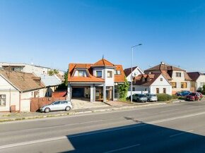 TOREA - VEĽKÝ RODINNÝ DOM S OBCHODNÝMI PRIESTORMI - GRINAVA,