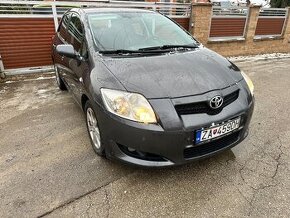 Toyota auris 1.6 benzín