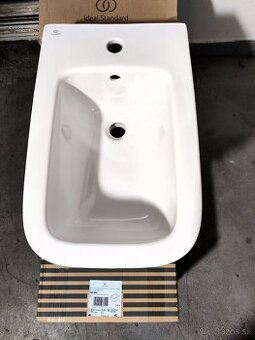 Bidet Ideal Standard T461501 (závesný)