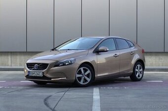 Volvo V40 D2 Powershift AT6 - 1