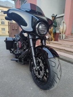 HARLEY DAVIDSON STREET GLIDE FLHX CUSTOM SPECIAL