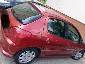 Predám Peugeot 206 - 1