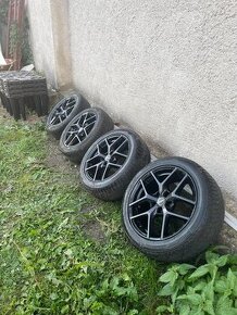 ZIMNA SADA 235/45 r17 Borbet