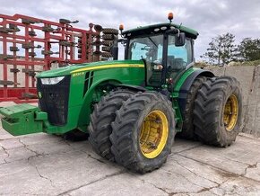 John Deere 8320R