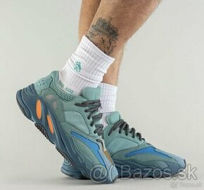 Yeezy 700 Faded azure