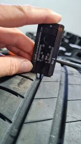 Prdam letnne pneu 235/45 r17