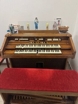 The Hammond 935 Organ