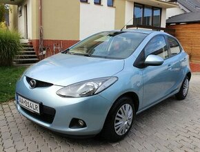 • MAZDA 2 1.3i, 55 kW, benzín, r.v. 2008 •