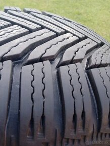 215/60 r16 zimné pneu.Michelin  8 mm