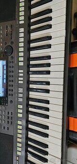 Yamaha psr s770