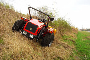 Malotraktor AGT 960 svahový speciál, otočné pracoviště, 50HP