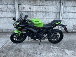 Kawasaki Ninja 650 2021 akrapovic výfuk