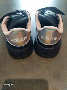 Adidas bublle -DIEVČA