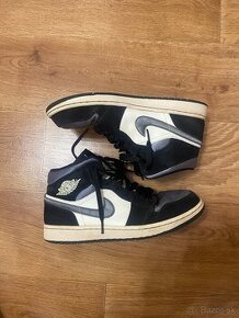 Jordan 1 mid satin grey