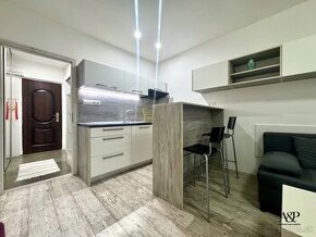 NA PRENÁJOM GARSÓNKA S LOGGIOU WIFI+TV, 26M2, HOLLÉHO UL., S