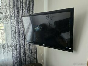 32SL8000
32'' Full HD LG LCD TV - 1