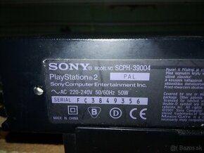 PS2 model SCPH39004 v cene tri hry