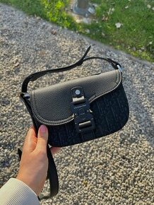 Dámska crossbody kabelka Dior.