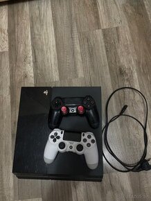 Ps4 500gb výborný stav +2 joysticky