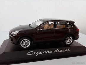 Predám modely auta Porsche Cayenne 1:43.