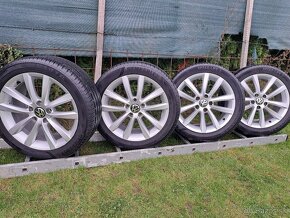 5x112 R17 VW 235/45R17 rok 2024 - 1