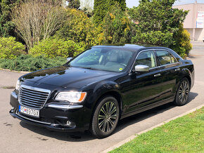 Lancia Thema (Chrysler 300C)