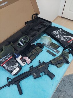 Predam airsoftku m4 s vybavou v popise