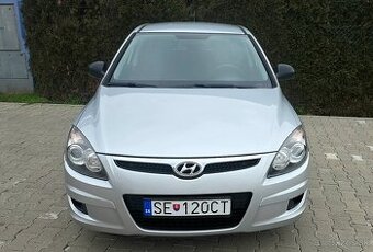 Hyundai i30 1.4 16V Comfort Počet kilometrov 97-tis.