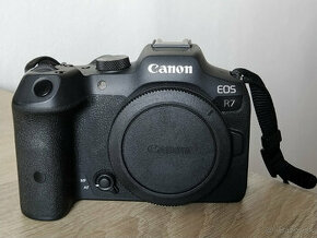 Canon EOS R7 - 1