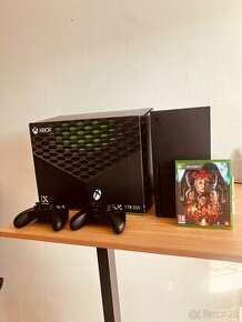 XBOX SERIES X + 2x ovládač + Hra