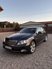 Lexus LS 460