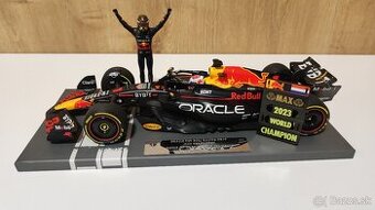 Max Verstappen 1:18 + Figurka + podpis karta