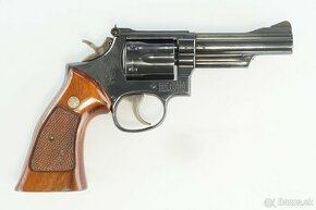 Revolvery Smith & Wesson 357 Mag