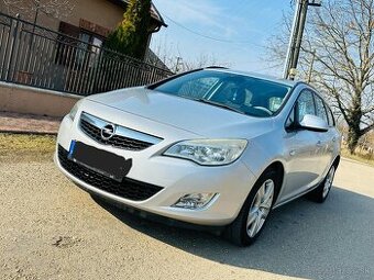 OPEL ASTRA SPORT TOUR 1.7CDTI COSMO.