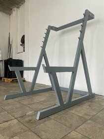 Stojan na drepy, squat rack