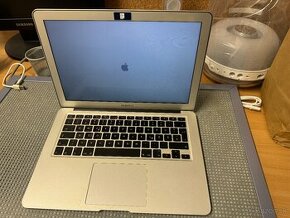 Apple MacBook Air A1369 - 1