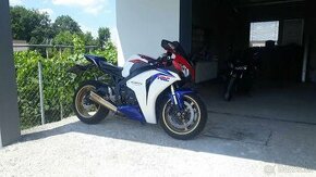 Honda CBR 1000rr SC59 - 1