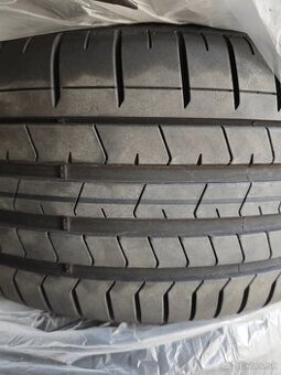 Predám 2ks pneu Pirelli P Zero PZ4 275/30 R20 AO