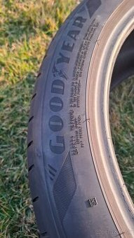 Goodyear 245/45 R19 102Y