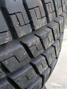 195/65r15 2ks.  Jedna   205/60r16