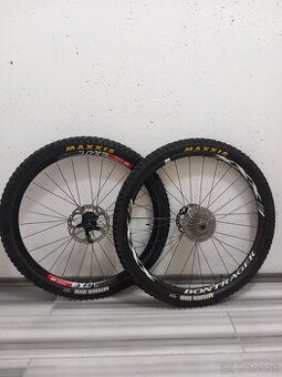 kolesa Dt Swiss EX471-854g ,Bontrager XXX carbon 899g hor. k