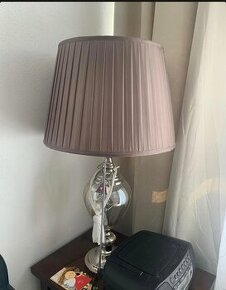 Na predaj luxusná elegantná nová strieborno-krémová lampa