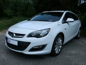 Opel Astra Sport Tourer, model r.v. 2014, biela - TOP PONUKA - 1