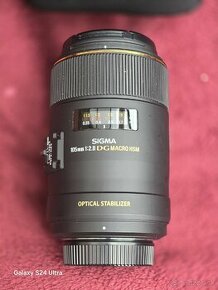 Sigma 105mm f/2.8 EX DG OS HSM Macro