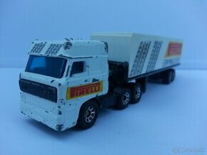 MATCHBOX CONVOY- DAF 3300 SPACE CAB-PIRELLI-REZERVOVANÉ