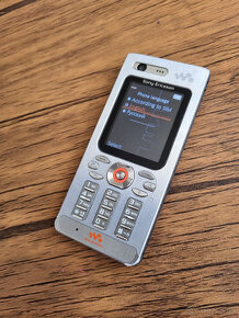 sony ericsson W880i - RETRO