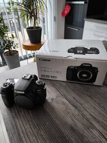 CANON EOS 90D