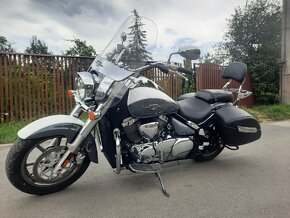 Suzuki Intruder