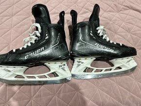 KORČULE BAUER HYPERLITE - 8 D - BLACK - MADE IN CANADA - 1